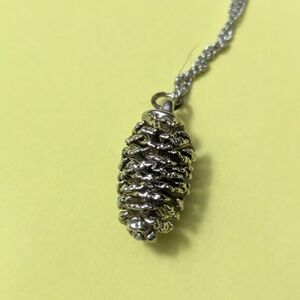 Elegant Silver Pendant Necklace